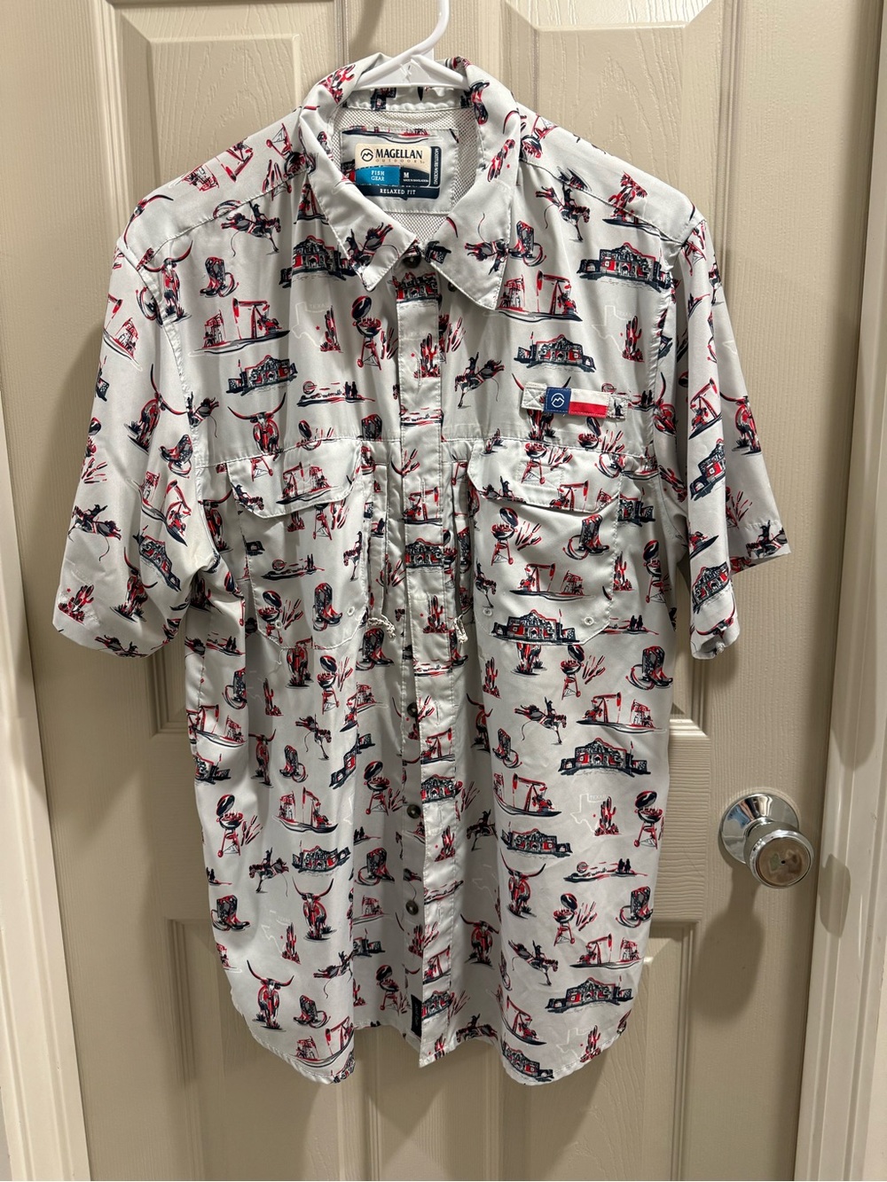 Magellan Outdoors Grey Short-Sleeve Button-Down with Red & Navy Nautical Print